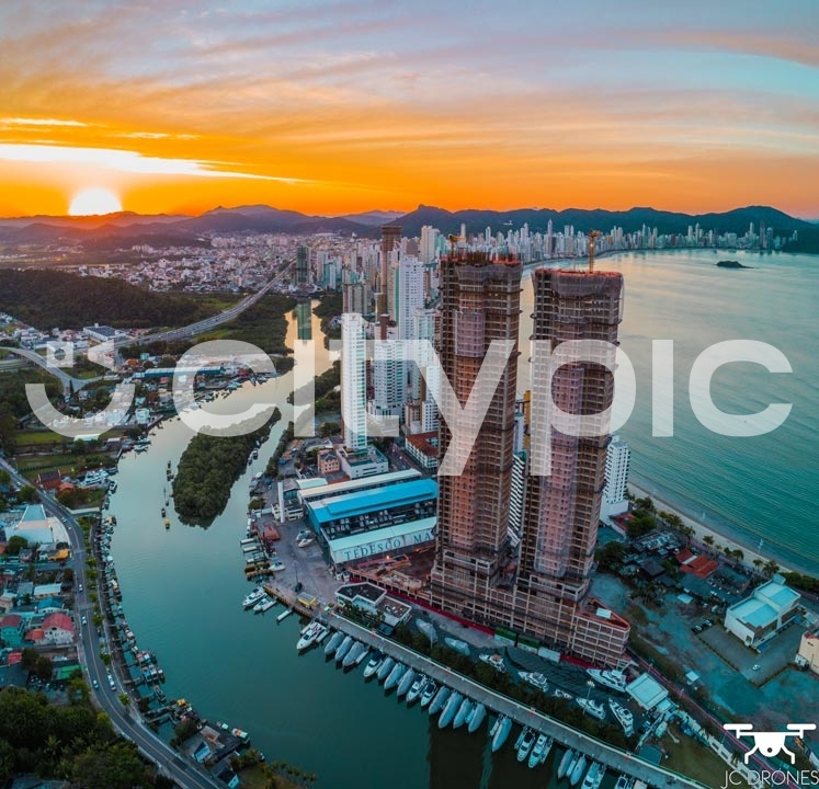 Vista aérea da Barra da cidade de Balneário Camboriú