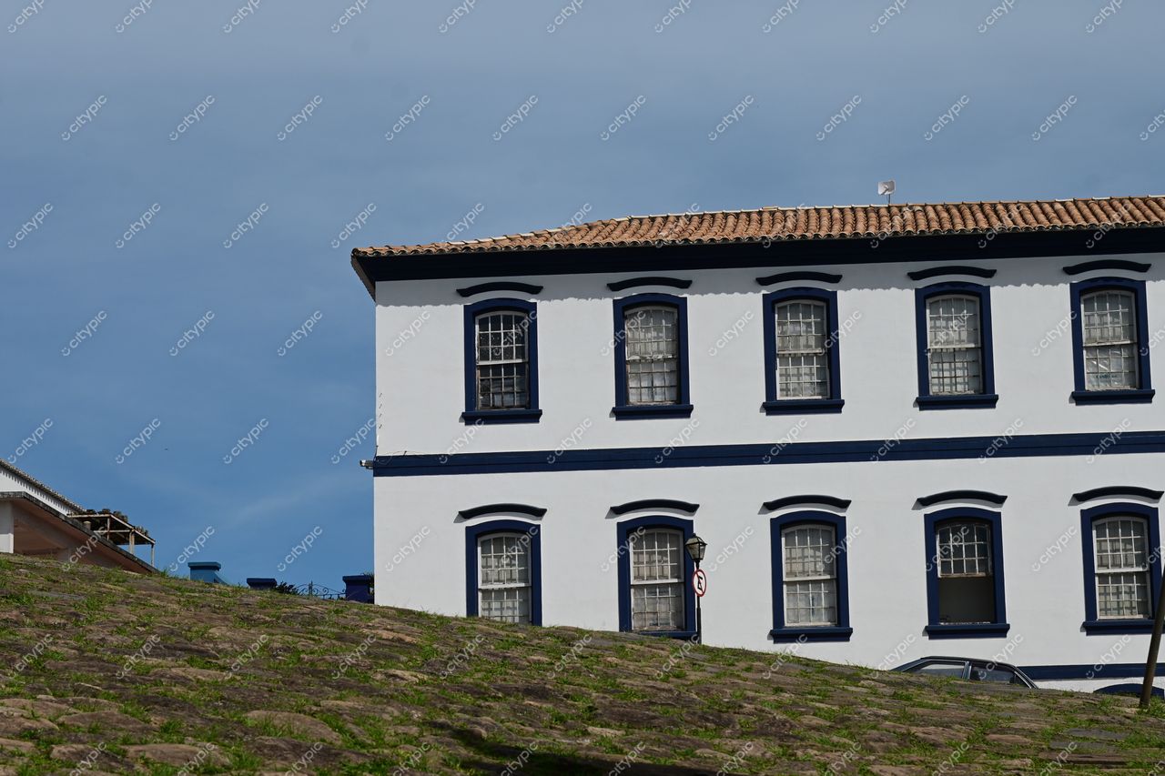 Congonhas, Minas Gerais: Edifício colonial em harmonia com a paisagem local