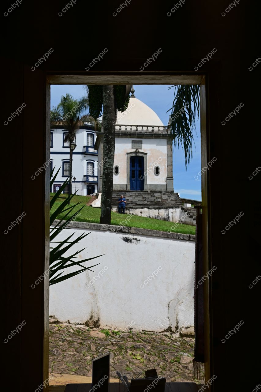 Congonhas, Minas Gerais: Vista ensolarada de um casarão histórico