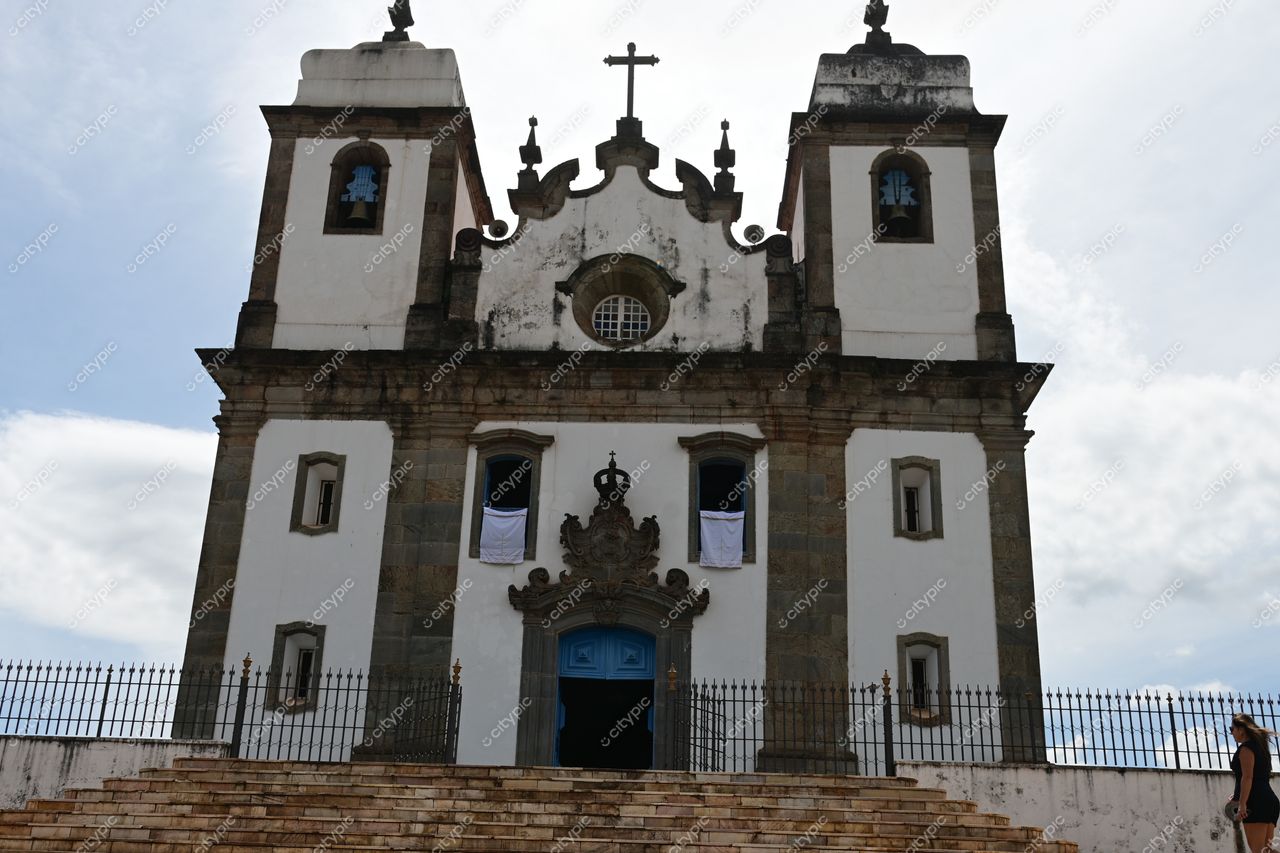 Congonhas, Minas Gerais, Brasil: Igreja colonial com fachada imponente e detalhes esculpidos