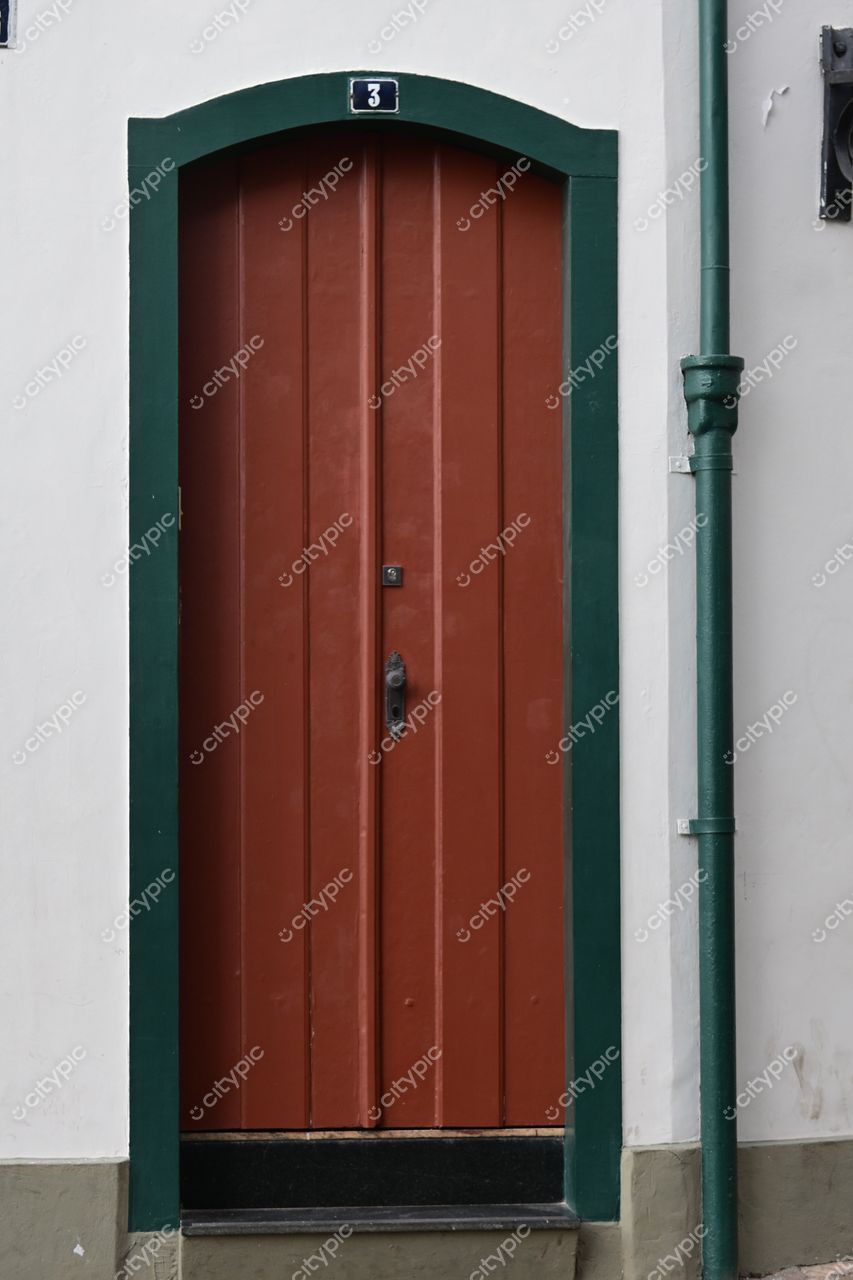 Ouro Preto, Minas Gerais: Porta de Madeira Avermelhada