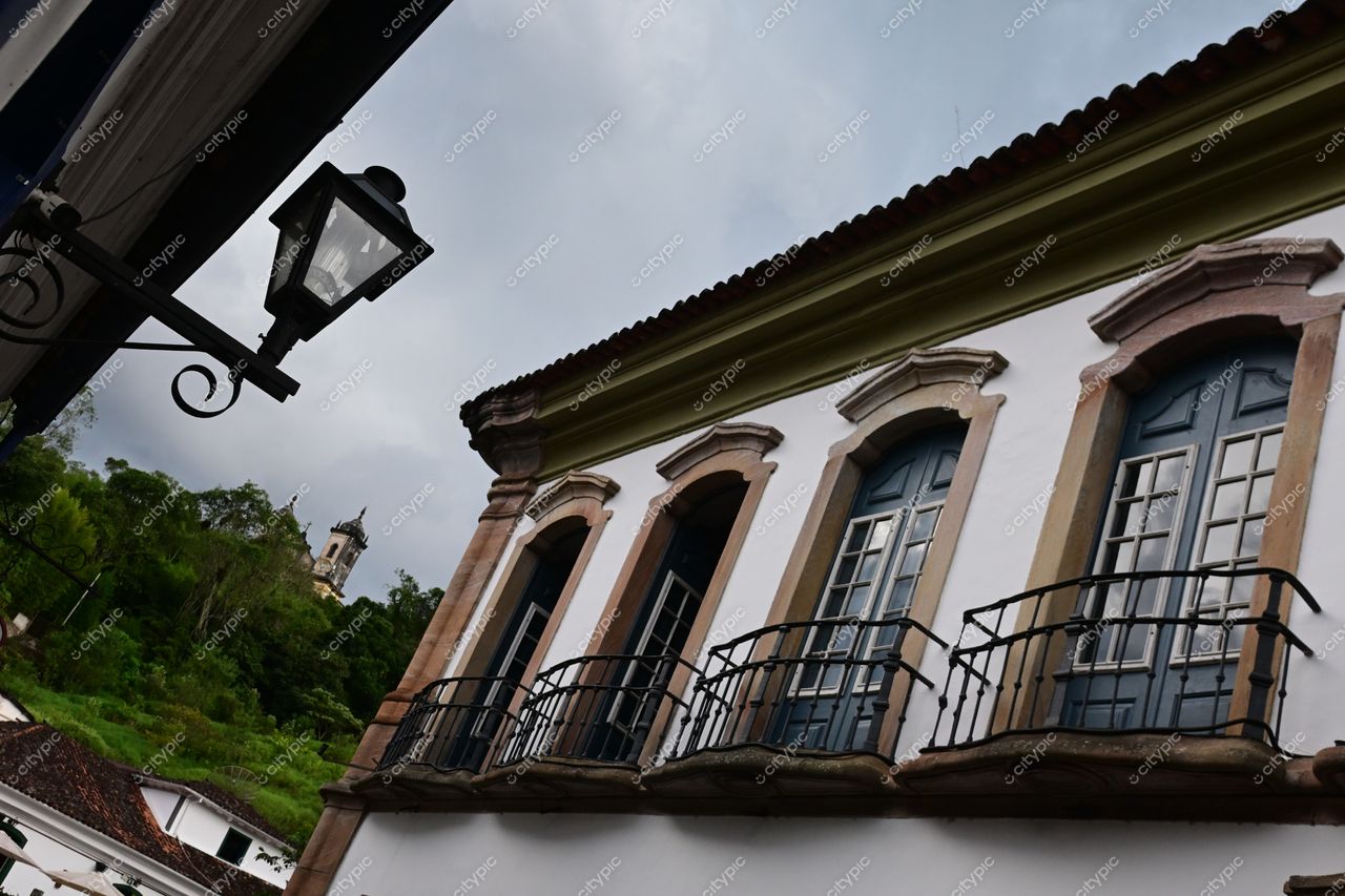 Ouro Preto, Minas Gerais: Detalhes arquitetônicos e paisagem montanhosa