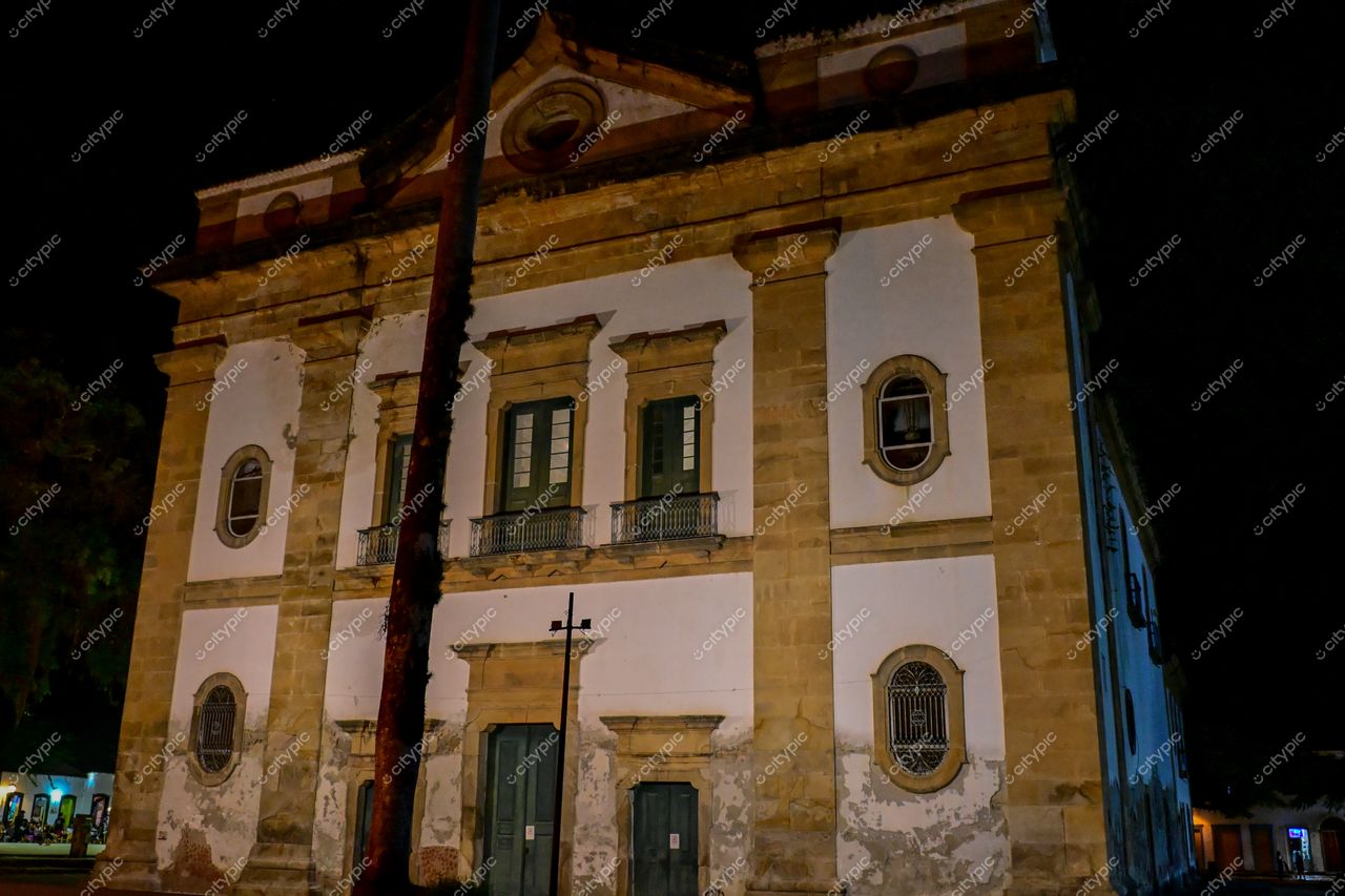 Paraty, Rio de Janeiro: Edifício histórico iluminado pela noite