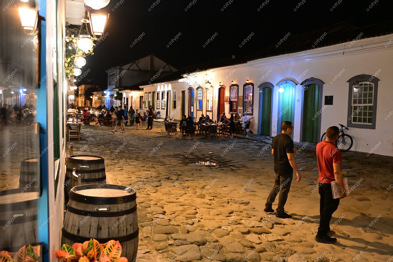 Paraty, Rio de Janeiro: Noite encantadora na cidade histórica