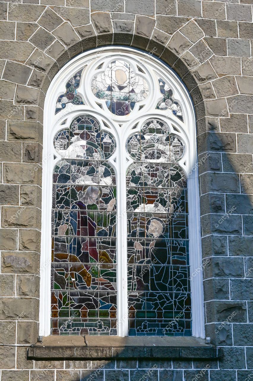 Gramado, Rio Grande do Sul, Brasil: Vitral Ornamental em uma Igreja de Beleza Divina