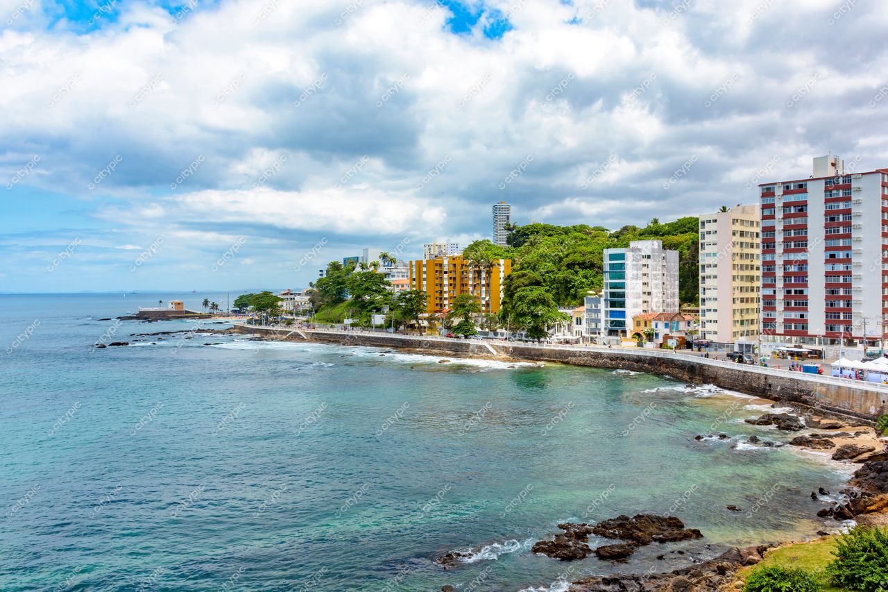 Barra, Salvador: Vista Panorâmica da Beleza Natural e Urbana da Bahia