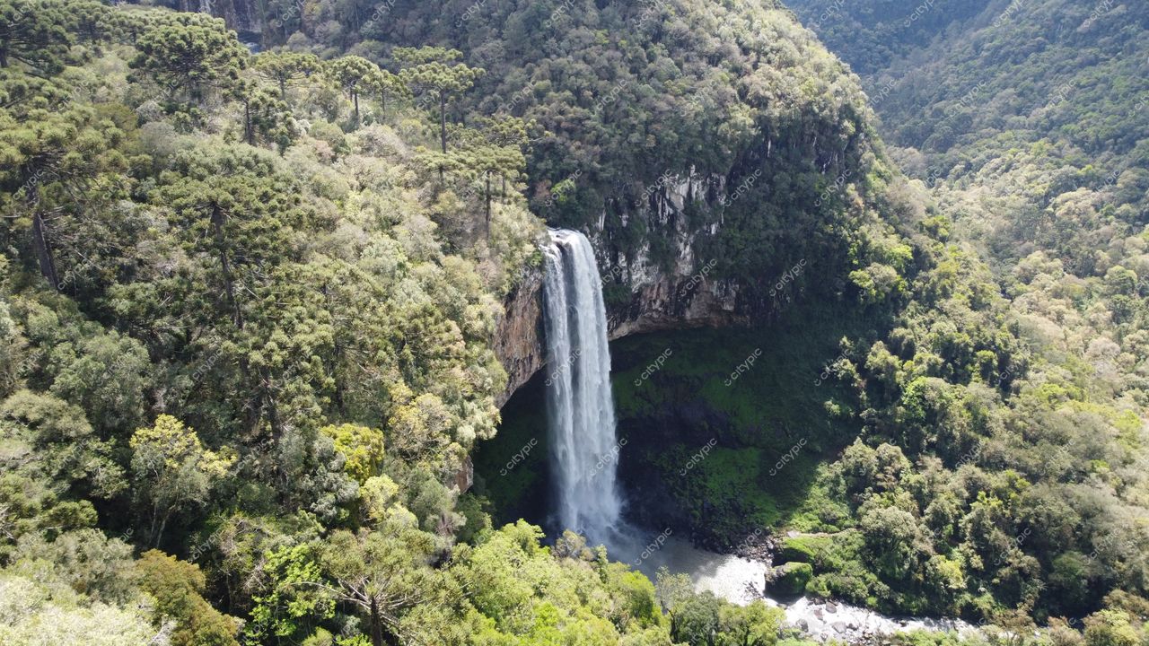 Canela, Rio Grande do Sul: A magnífica Cascata do Caracol e sua exuberante paisagem natural