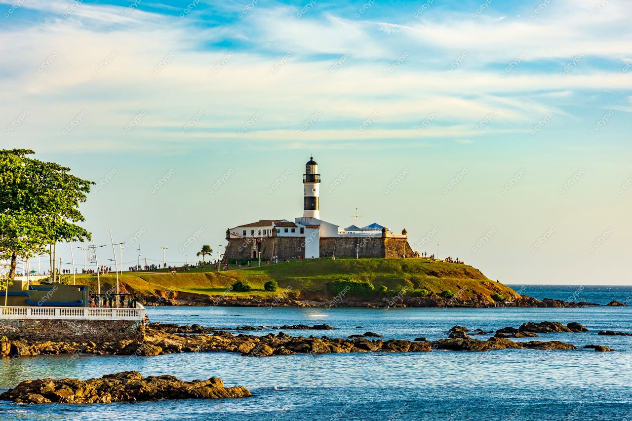 Farol da Barra: Beleza e Cultura em Salvador, Bahia