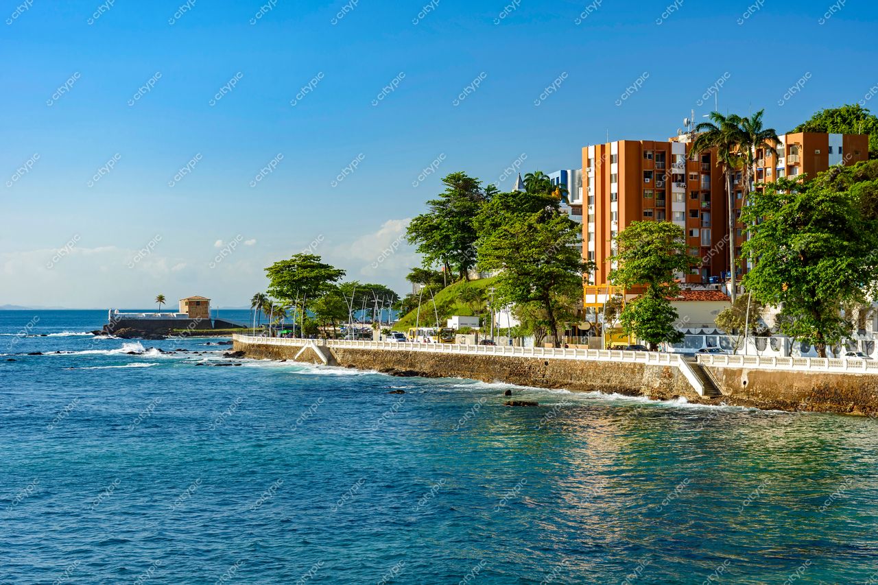 Barra, Salvador: Encantadora vista da costa entre modernidade e tradição