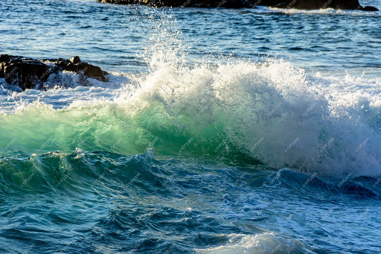 Barra, Salvador: O esplendor das ondas do mar na costa baiana