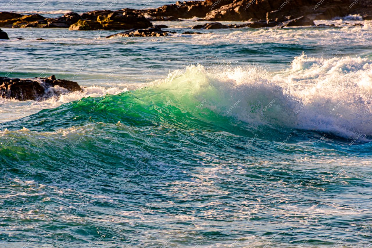 Barra, Salvador: Onda majestosa e águas cristalinas da Bahia