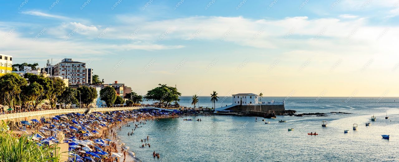 Barra, Salvador: A beleza tranquila da praia baiana ao sol