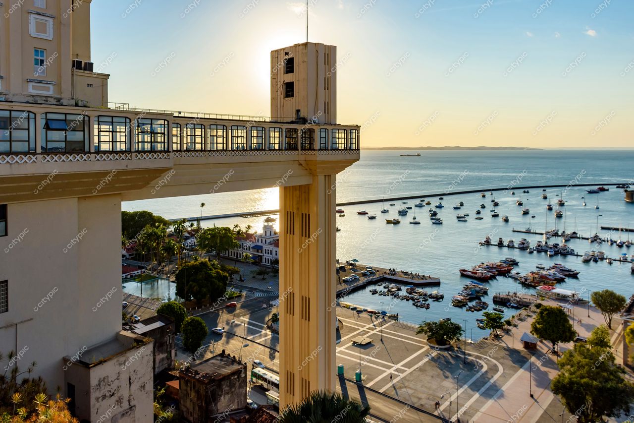 Elevador Lacerda ao Amanhecer: Salvador, Bahia, Brasil