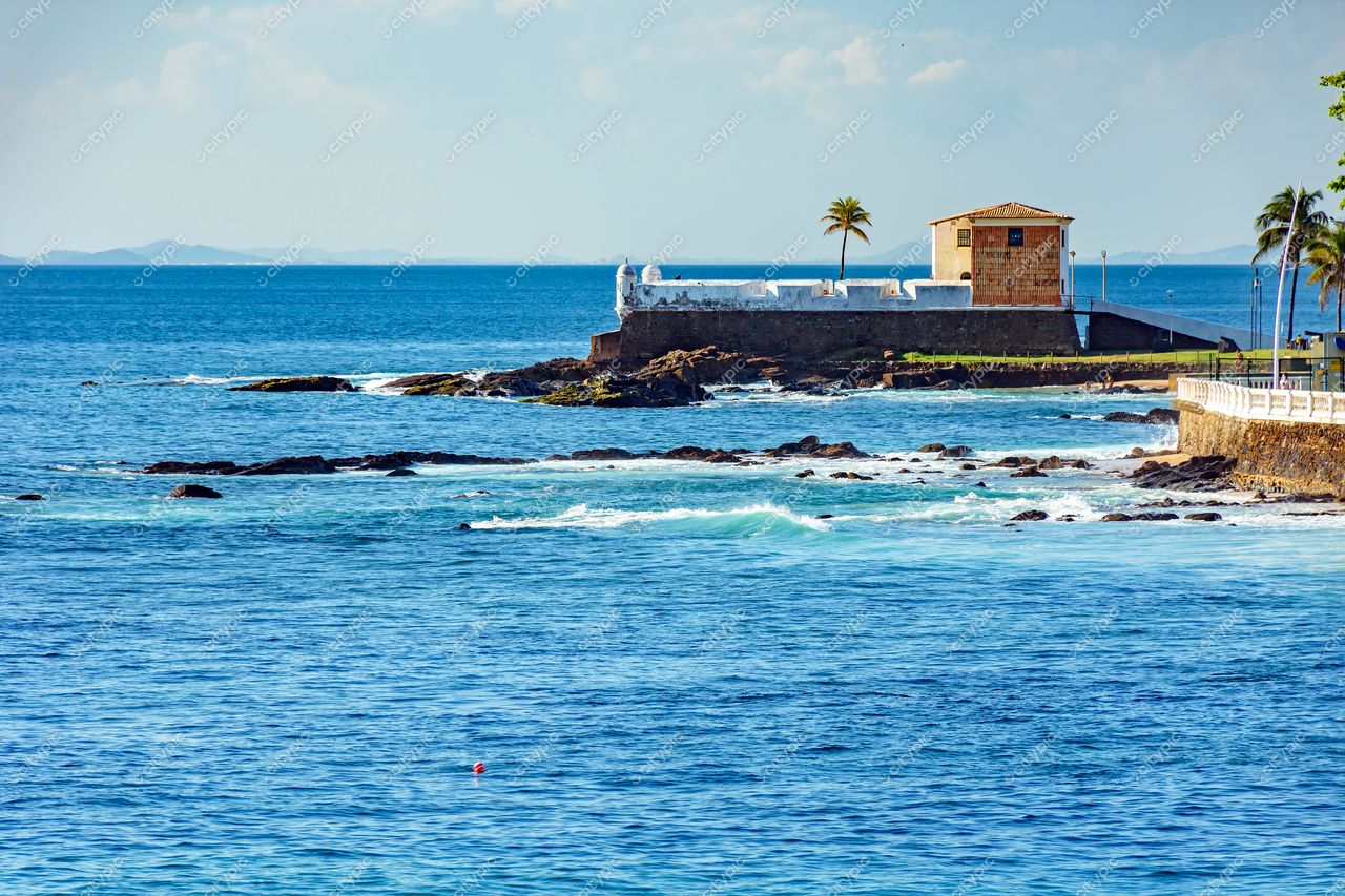 Barra, Salvador, Bahia: A beleza costeira emoldurada pela história e natureza exuberante