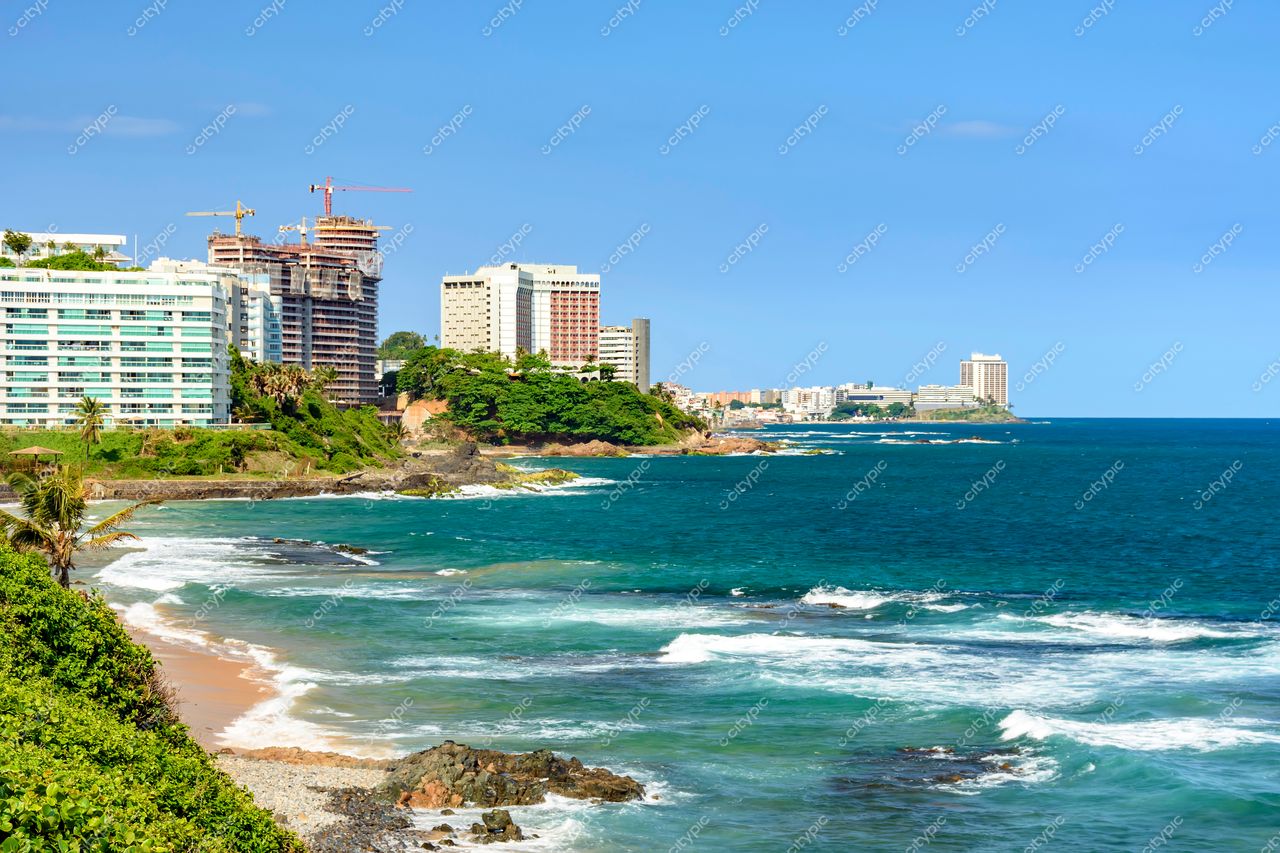 Barra, Salvador: Harmonia entre natureza e desenvolvimento urbano na costa da Bahia