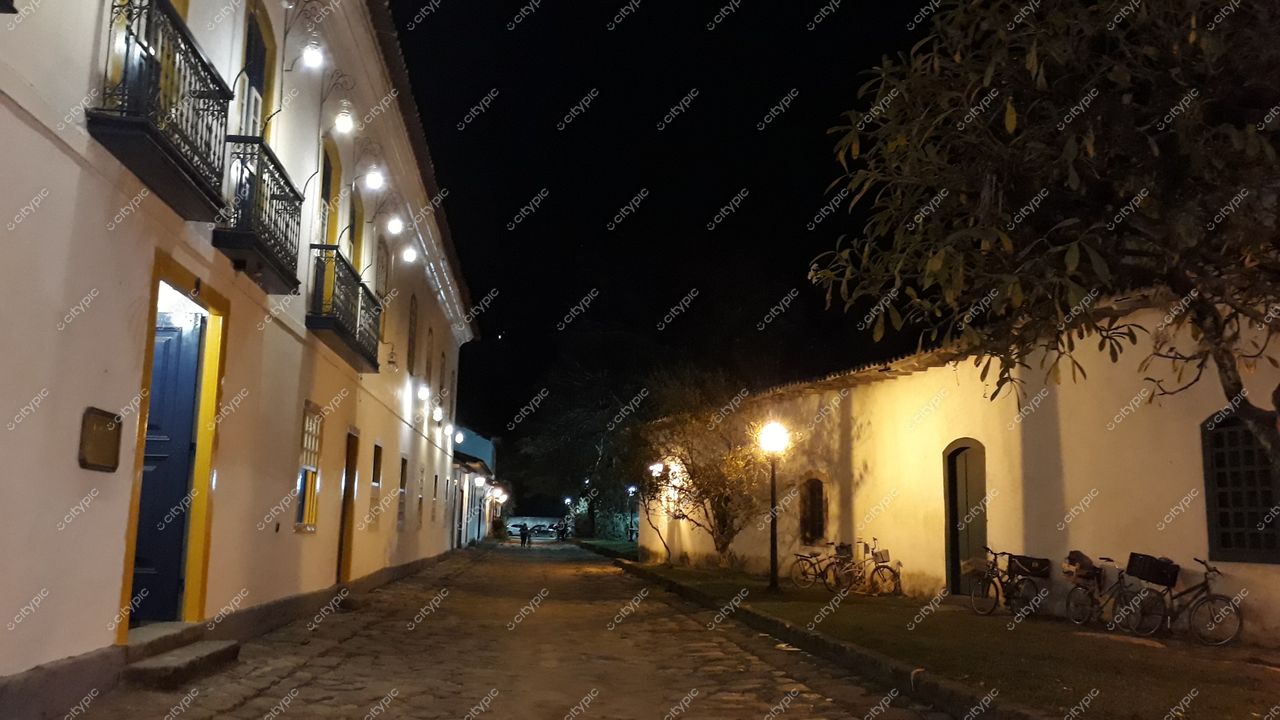 Paraty, Rio de Janeiro: Noite encantadora na cidade histórica