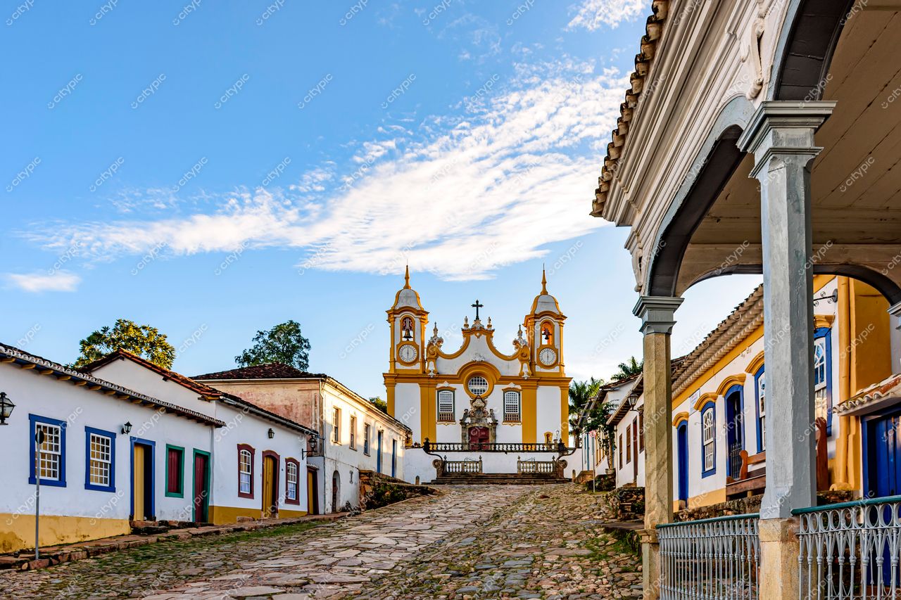 Tiradentes, Minas Gerais: Vista encantadora da cidade histórica colonial