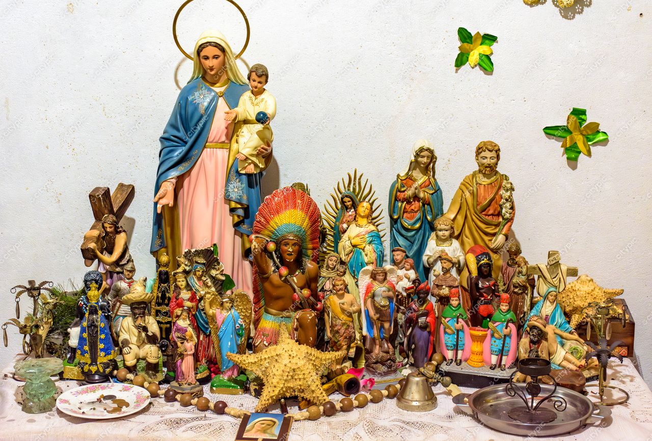 Altar da Diversidade Cultural: A Celebração da Fé e da Cultura em uma Imagem Sagrada