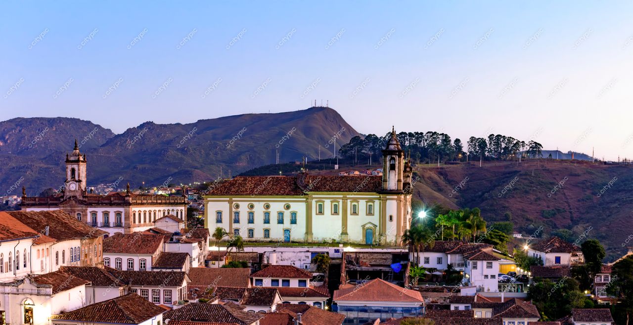 Ouro Preto, Minas Gerais: Beleza Arquitetônica ao Entardecer