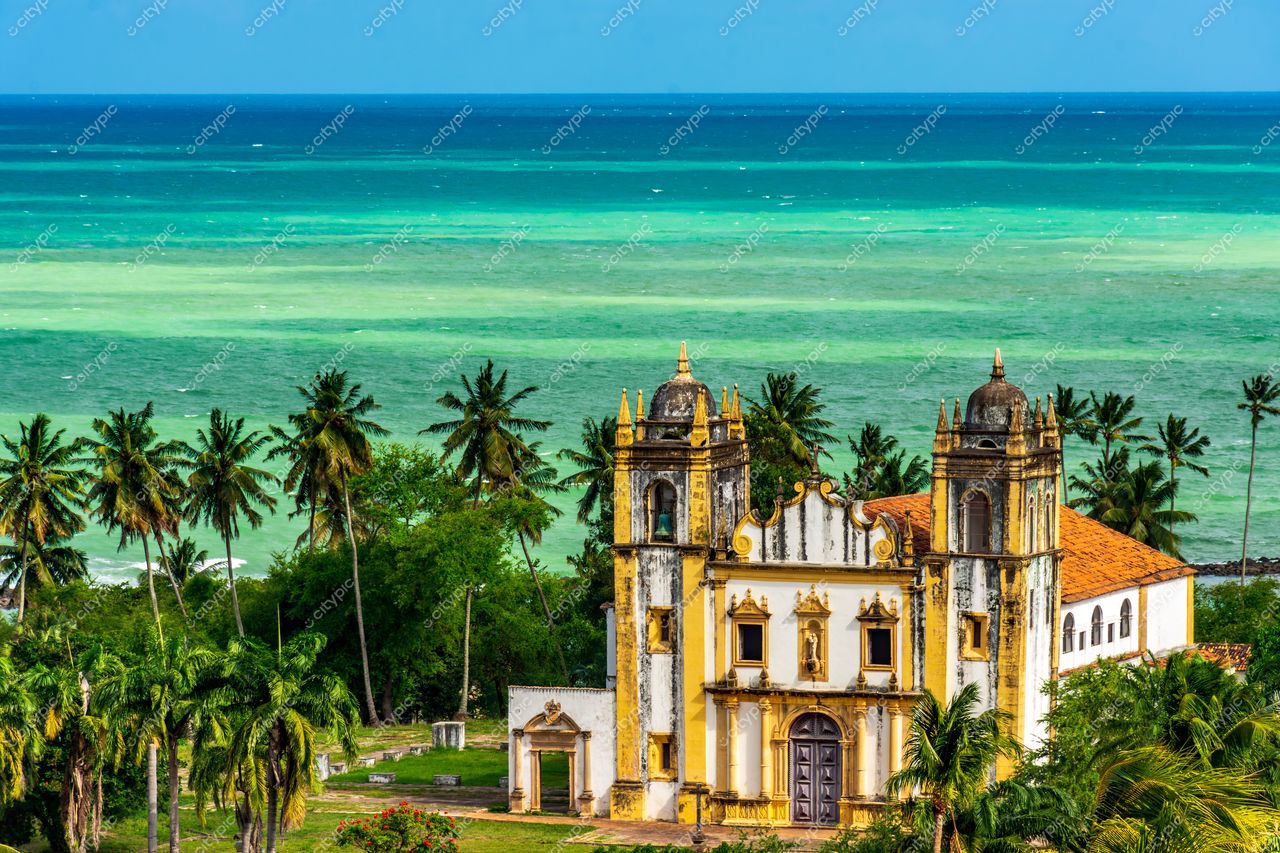 Igreja Histórica e Mar Turquesa: A Beleza de Olinda, Pernambuco, Brasil