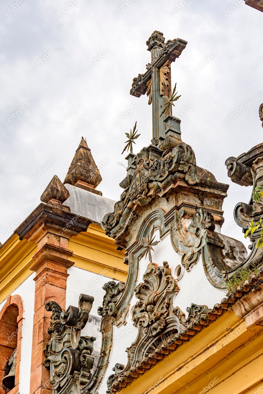 Ouro Preto, Minas Gerais: Detalhes arquitetônicos impressionantes de uma igreja histórica
