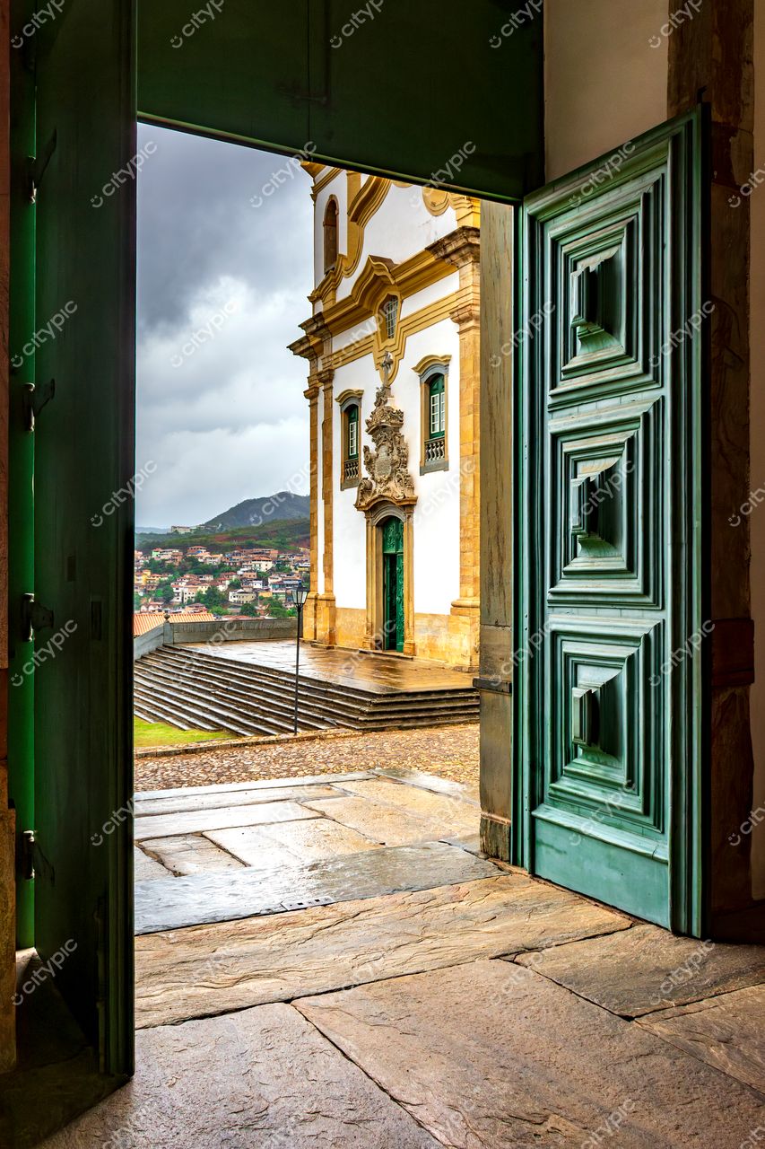 Mariana, Minas Gerais: Portal Verde para a Arquitetura Colonial