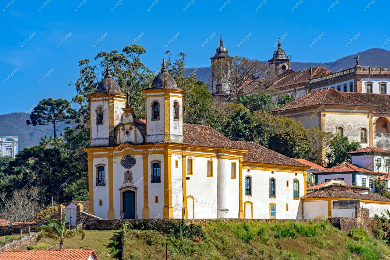 Ouro Preto, Minas Gerais: Igreja histórica em meio à rica herança cultural da região