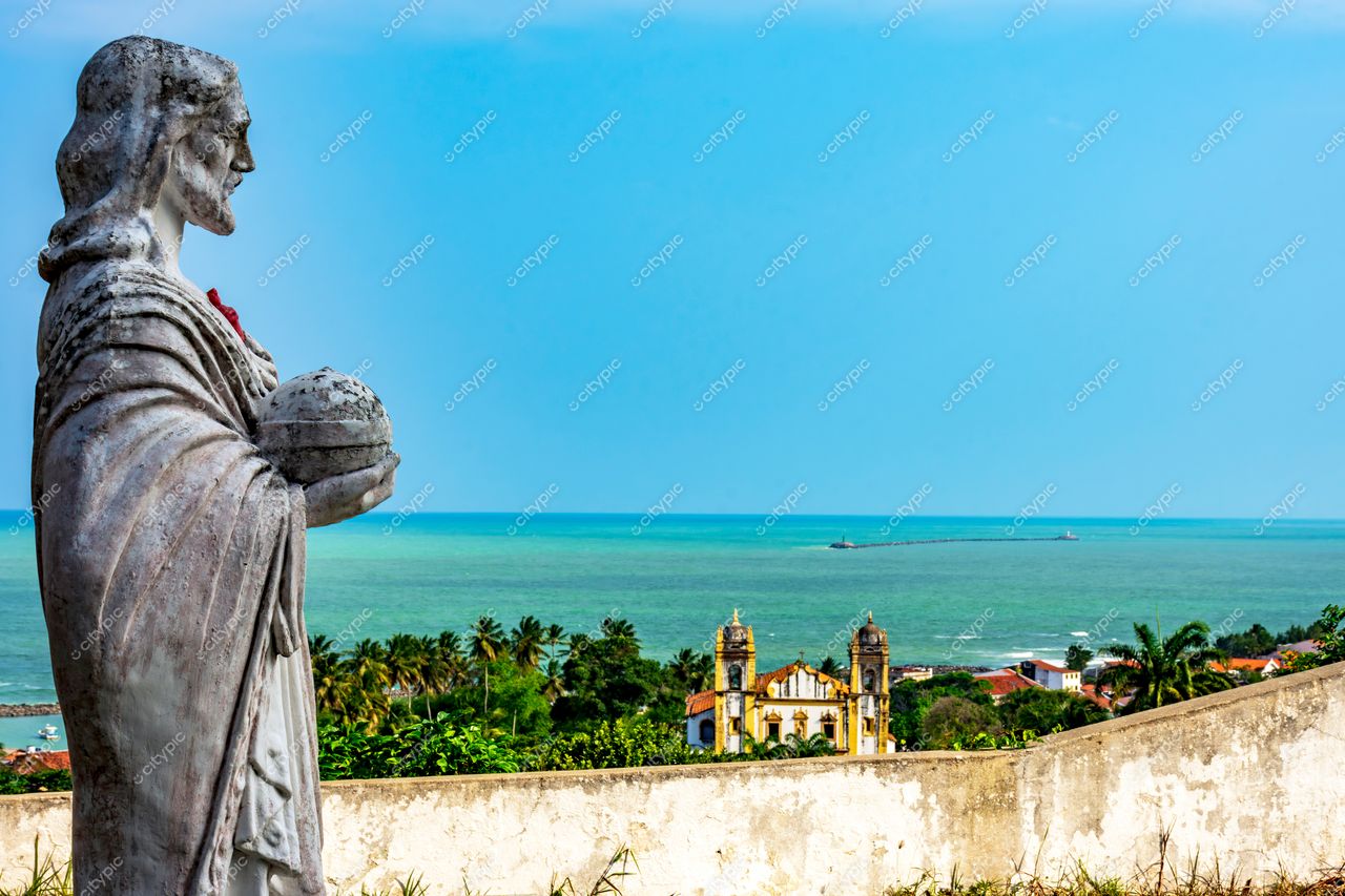 Estátua de Cristo em Olinda: Paz e Serenidade à beira-mar