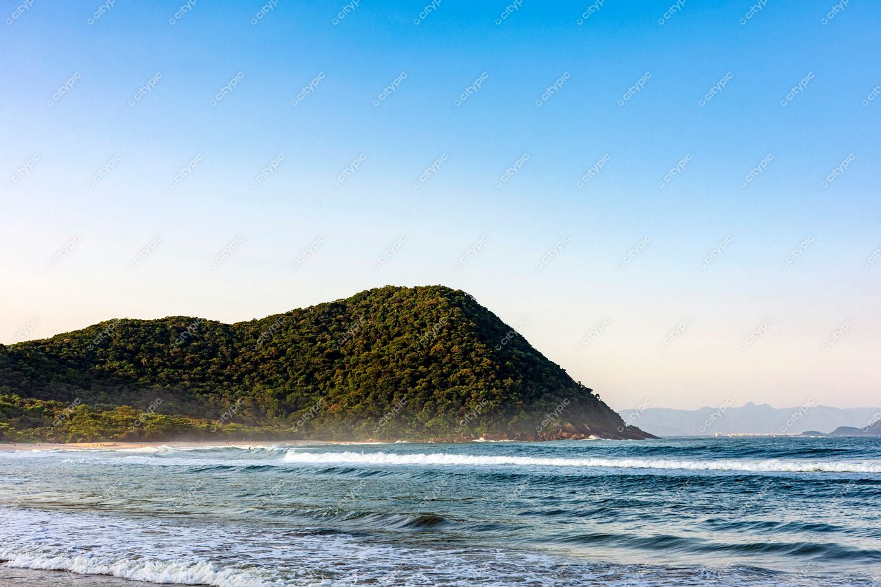 Guarujá, São Paulo: Serenidade e Beleza Natural à Beira-Mar