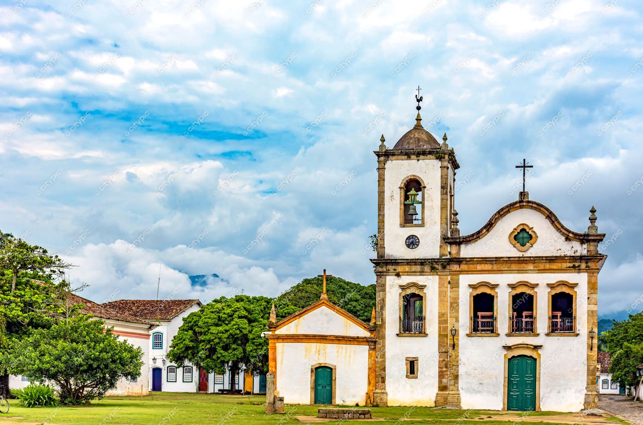 Paraty, Rio de Janeiro: Igreja histórica e charmosa em meio à arquitetura colonial