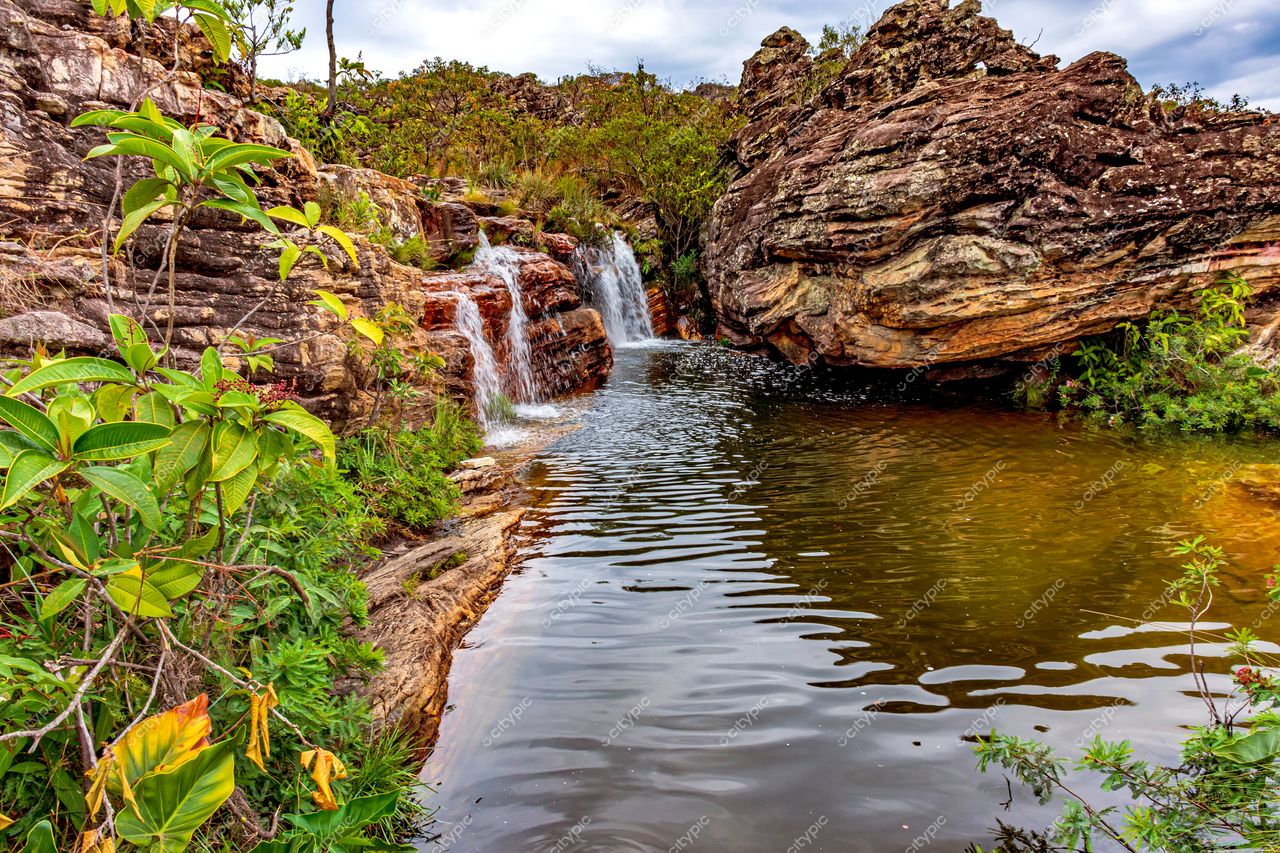 Diamantina, Minas Gerais: Serenidade e beleza rústica em meio à natureza exuberante