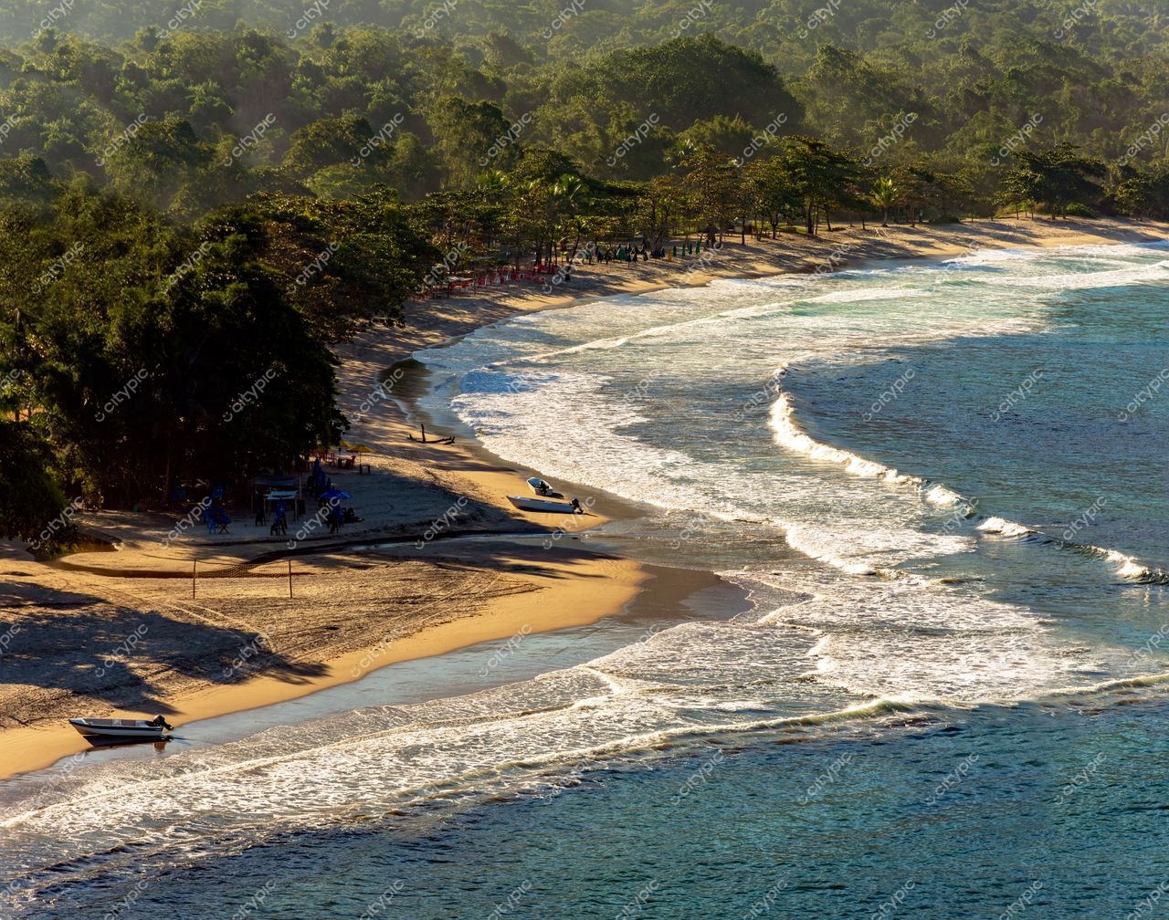 Praia Paradisíaca em Ilhabela, São Paulo: Conexão com a Natureza e Tranquilidade
