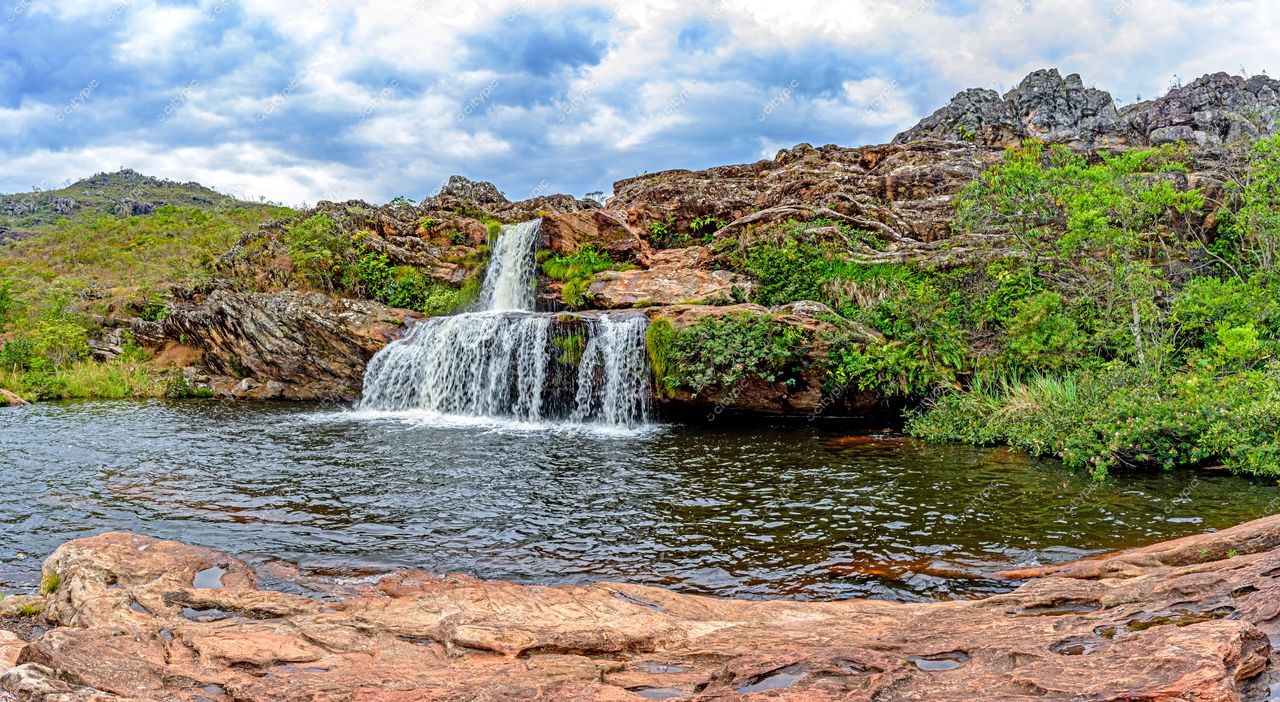 Diamantina, Minas Gerais: A beleza serena da cachoeira cristalina