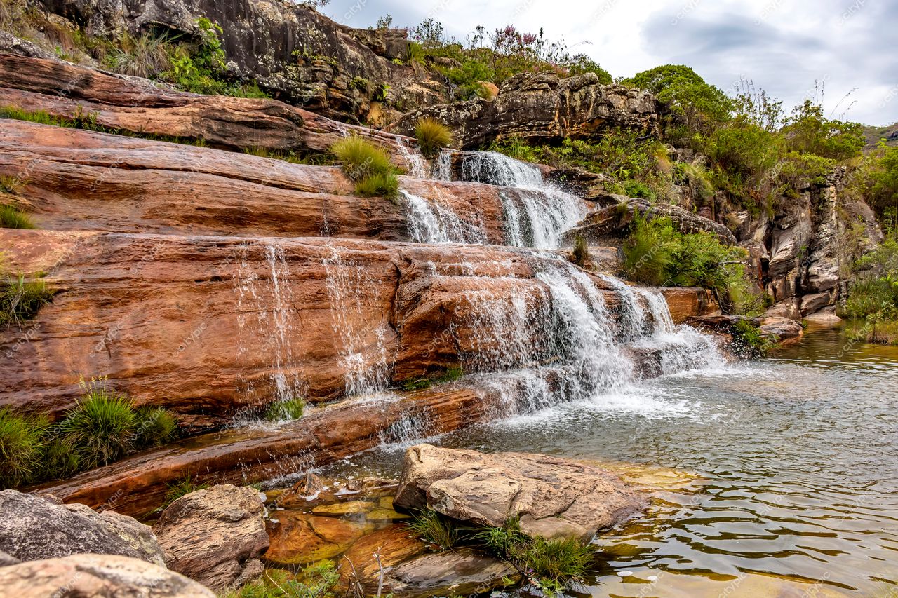 Cascata Serena: Beleza Natural em Diamantina, Minas Gerais, Brasil
