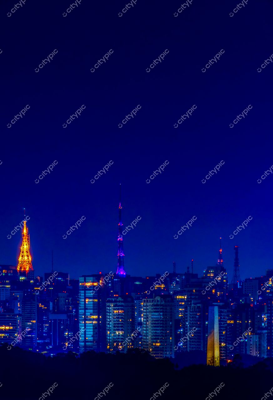 Brilho e modernidade: a deslumbrante skyline noturna de São Paulo