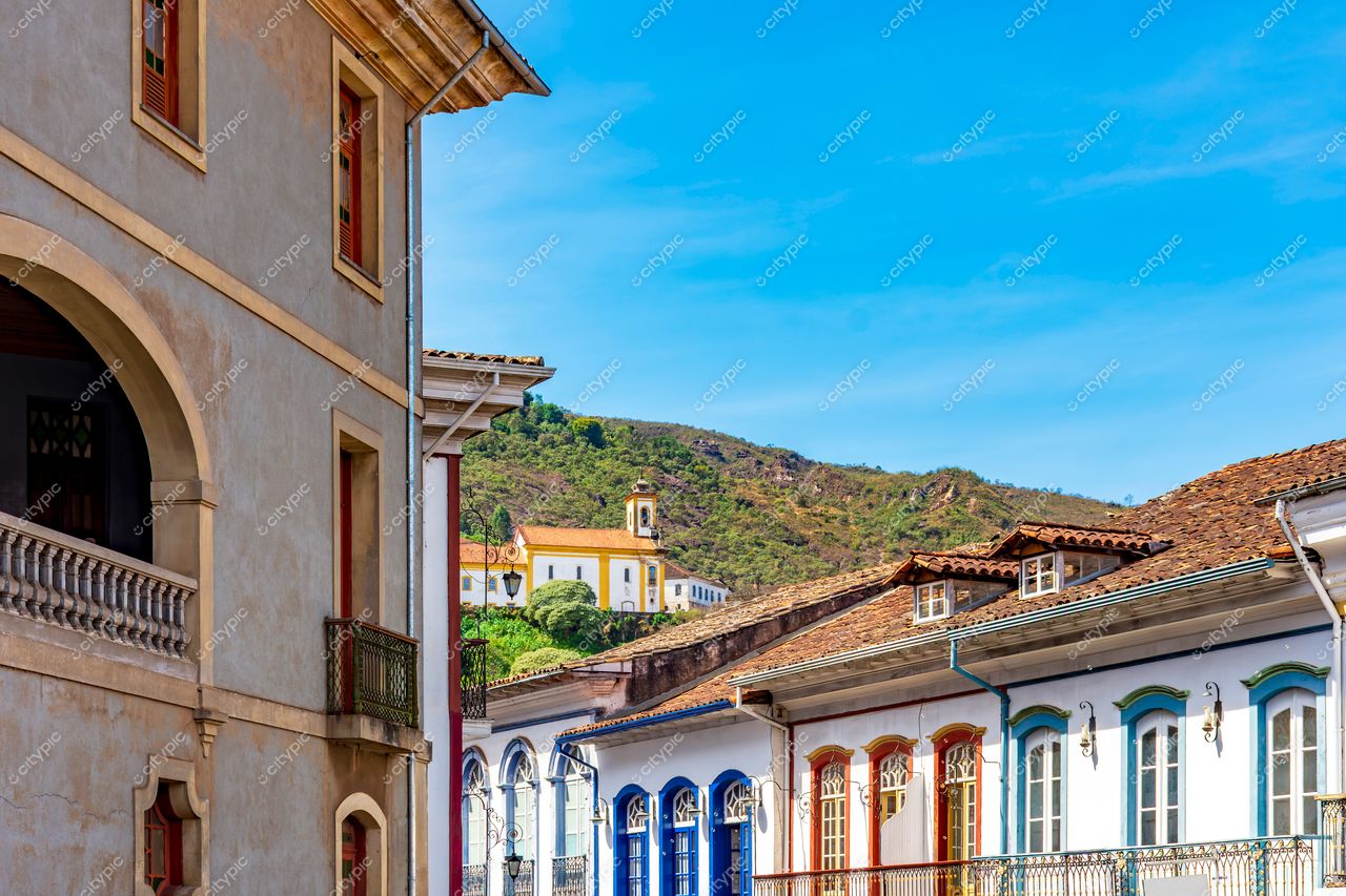 Ouro Preto, Minas Gerais: Arquitetura Colonial e Montanhas Verdejantes