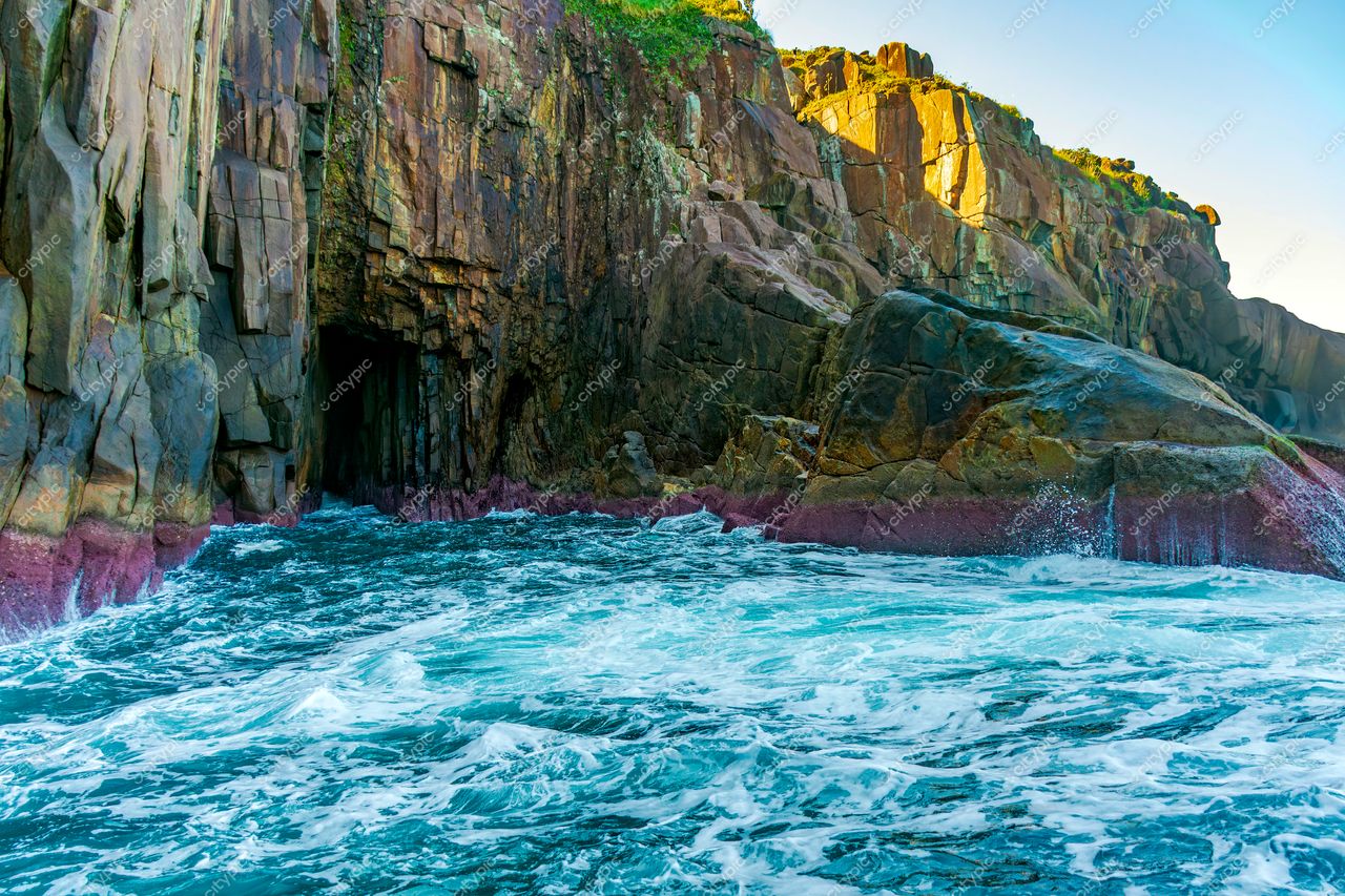 Ilhabela, São Paulo: A majestosa formação rochosa à beira-mar