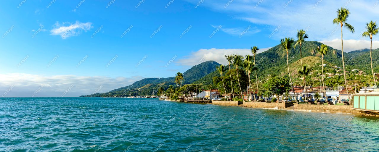 Ilhabela, São Paulo: Vista panorâmica deslumbrante da costa tropical