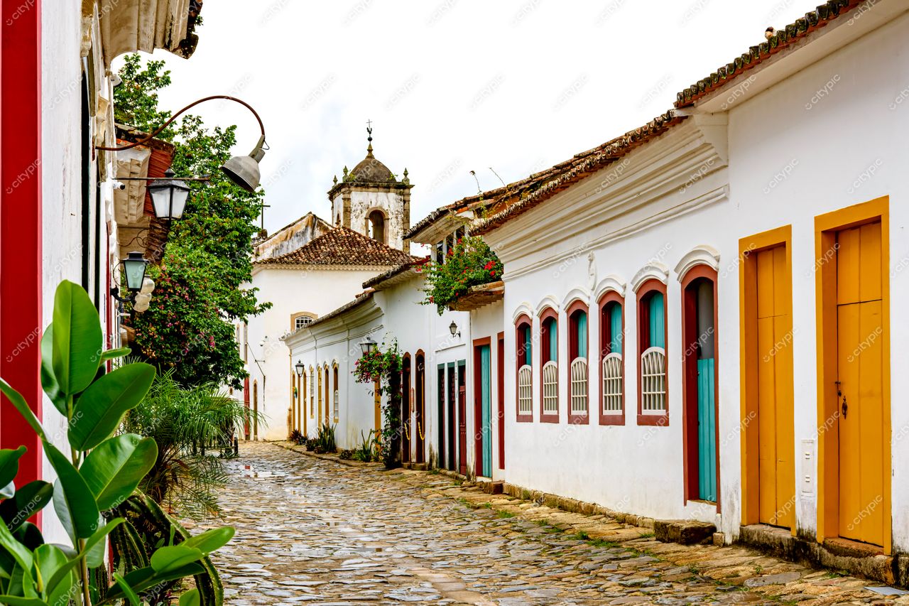 Paraty, Rio de Janeiro: Rua de pedras e casas coloniais com charme histórico