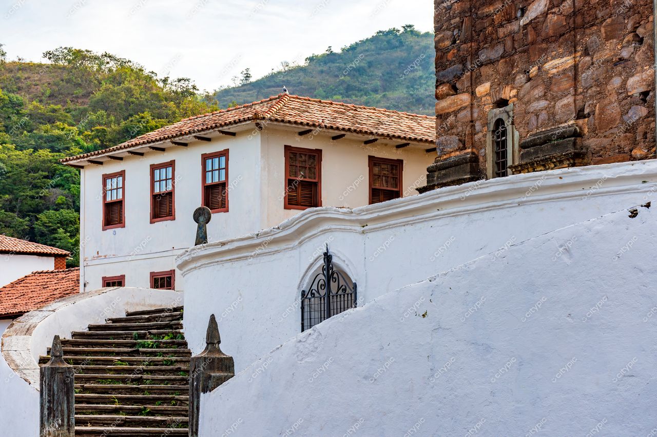 Sabará, Minas Gerais: A beleza colonial em meio à natureza exuberante