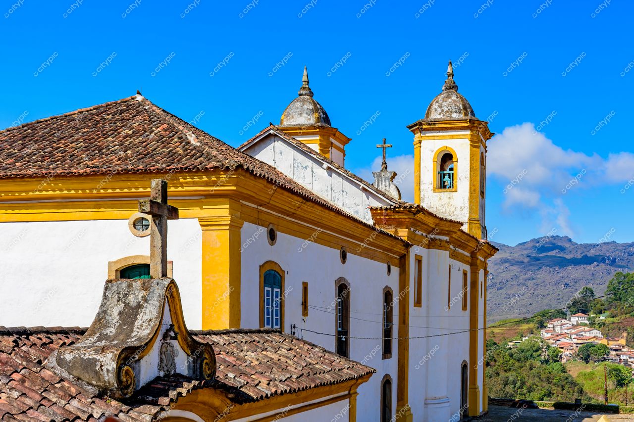 Ouro Preto, Minas Gerais: Igreja Colonial em Destaque