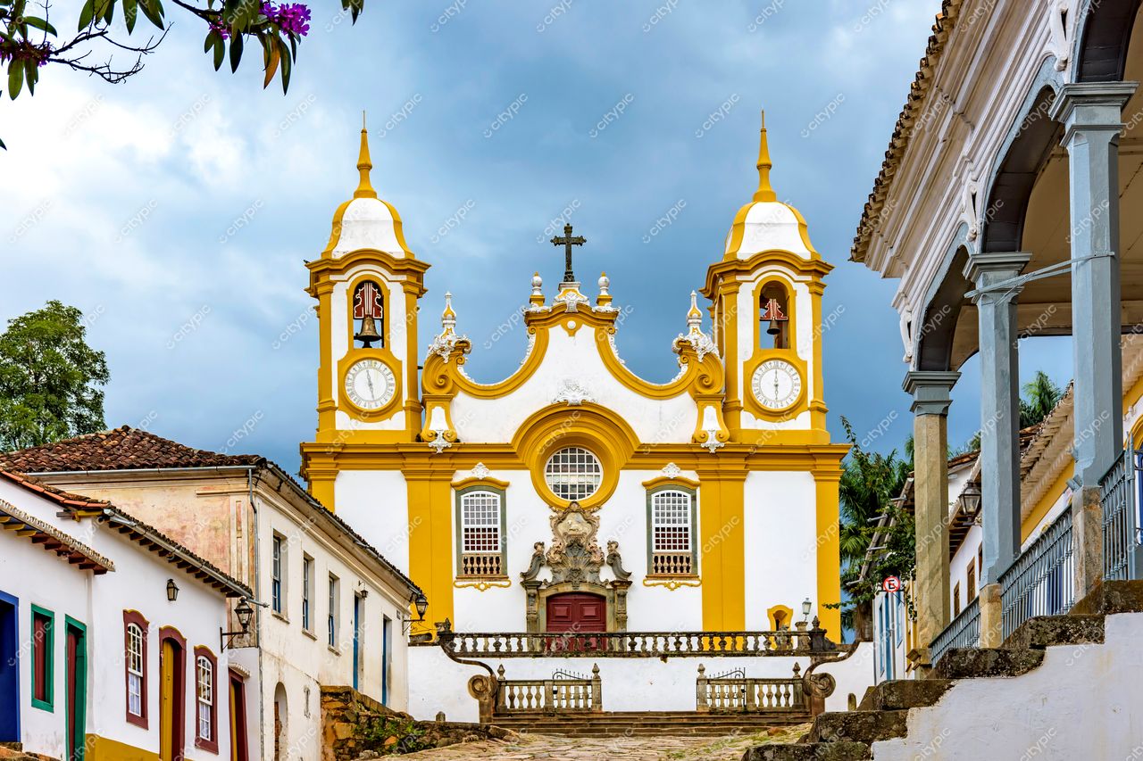 Tiradentes, Minas Gerais: A icônica Igreja de Santo Antônio e sua arquitetura barroca fascinante