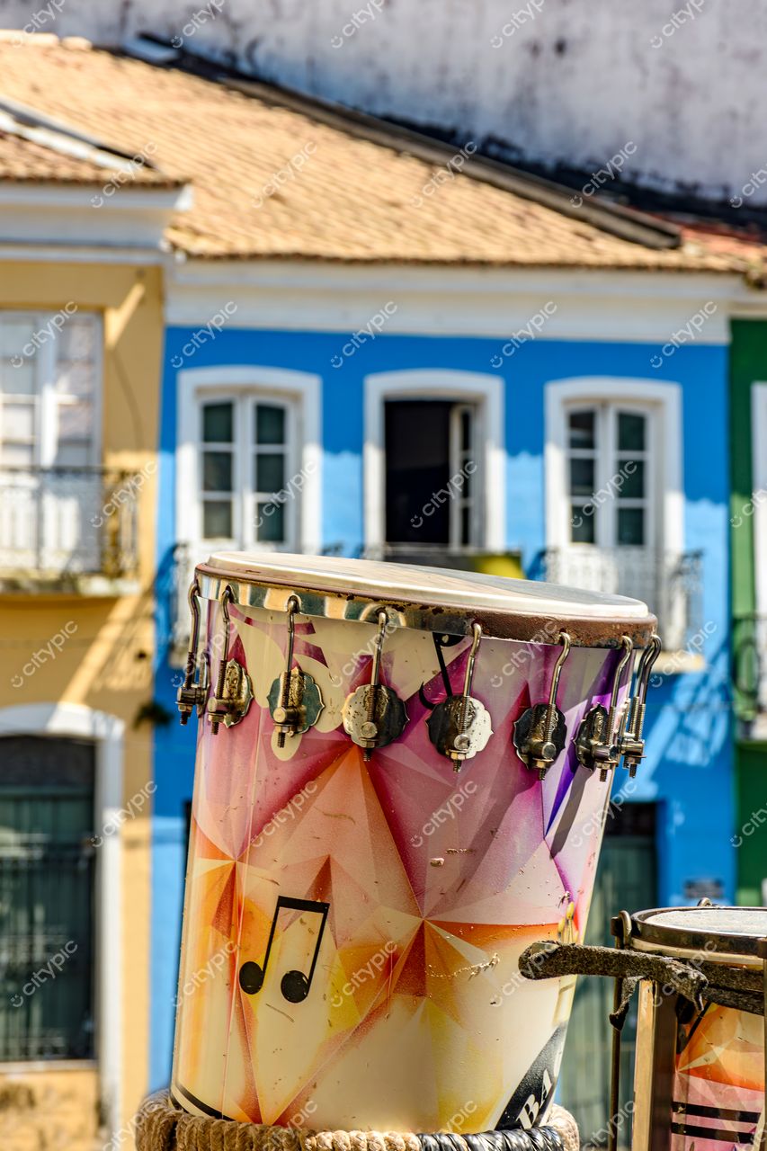 Tambor vibrante e casas coloridas: a essência cultural do Pelourinho, Salvador, Bahia