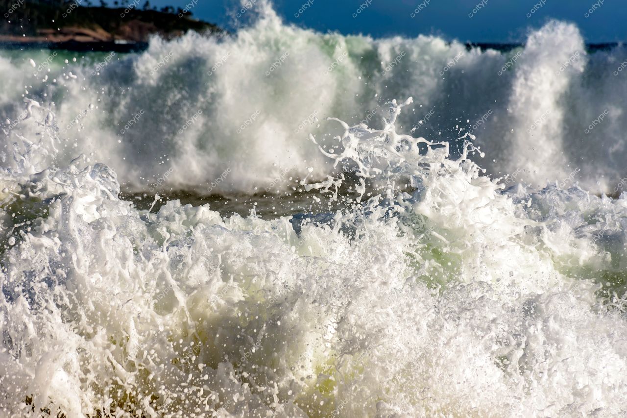 Ondas poderosas em Ipanema: a energia do mar no Rio de Janeiro