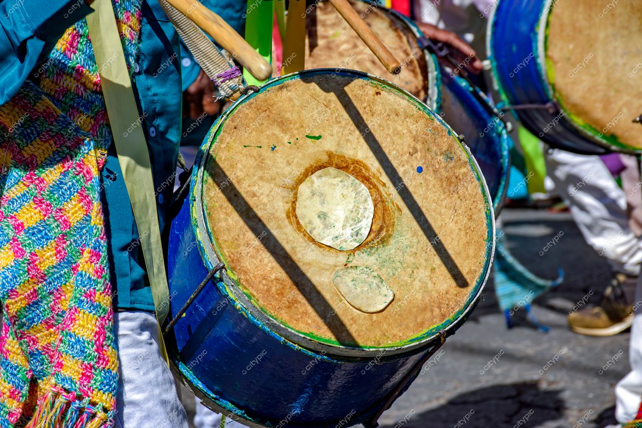Tambores Azuis: Celebração Cultural em Belo Horizonte, Minas Gerais, Brasil