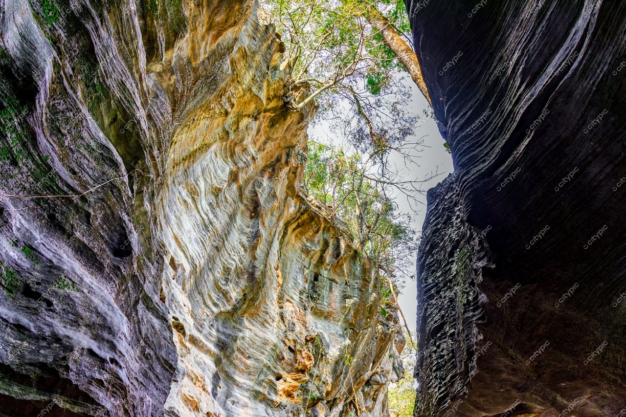 Lagoa Santa, Minas Gerais: O impressionante desfiladeiro esculpido pela natureza