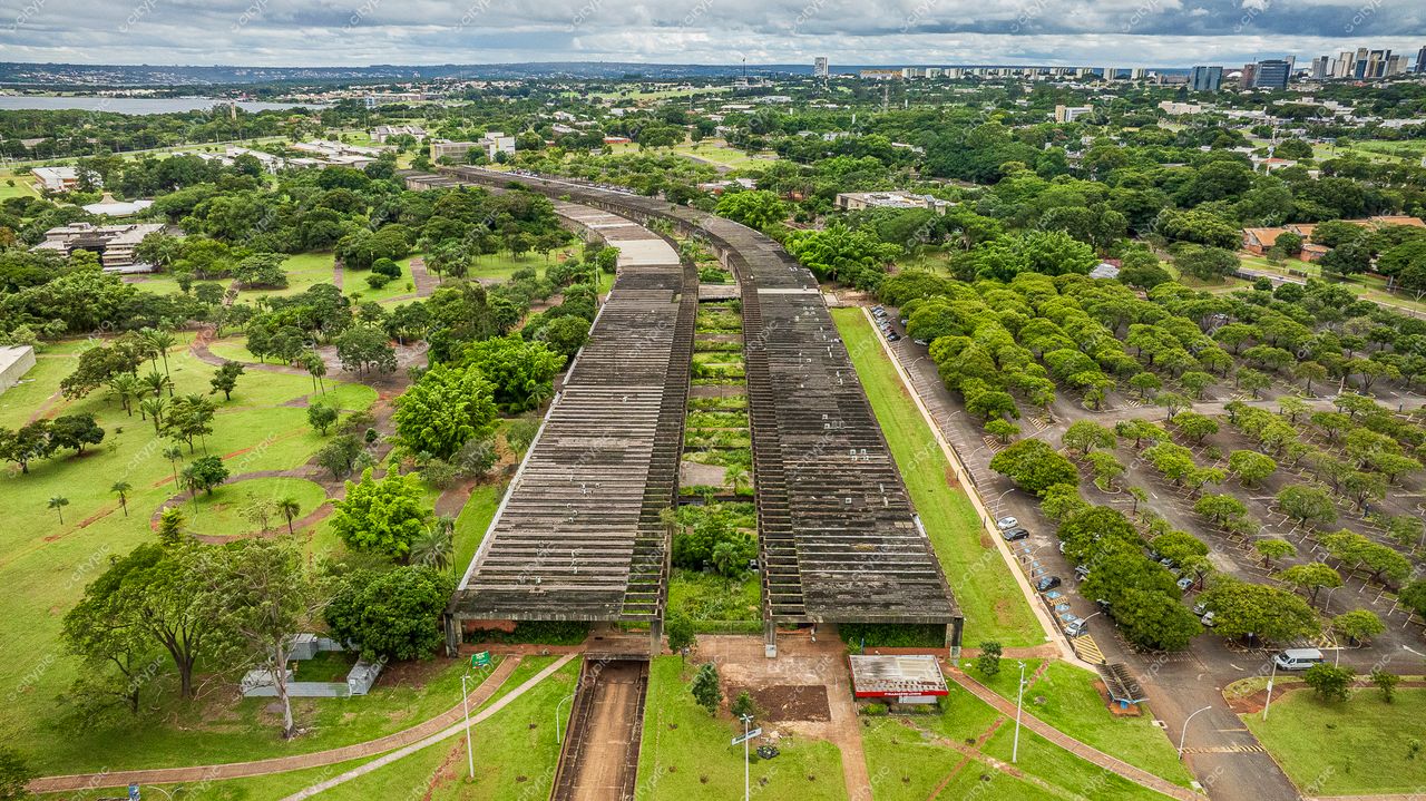 Brasília: Ruínas e Natureza – Uma Perspectiva Aérea da Capital Federal