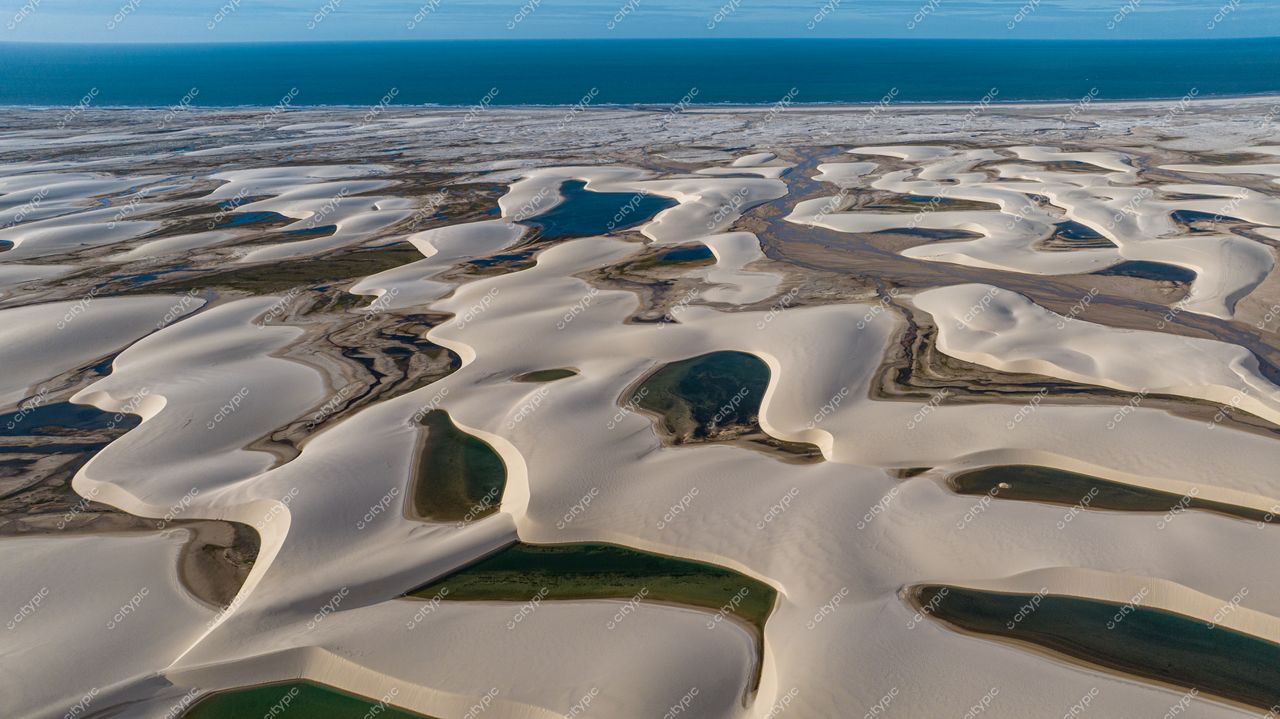 Oásis de Tranquilidade: A Beleza das Dunas e Lagoas