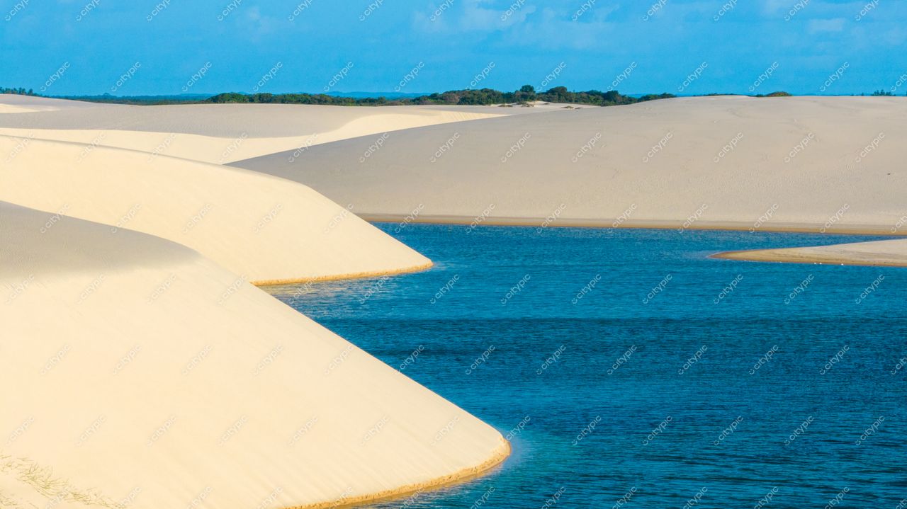 Oásis de Tranquilidade: Dunas de Areia Branca e Águas Azul-Turquesa