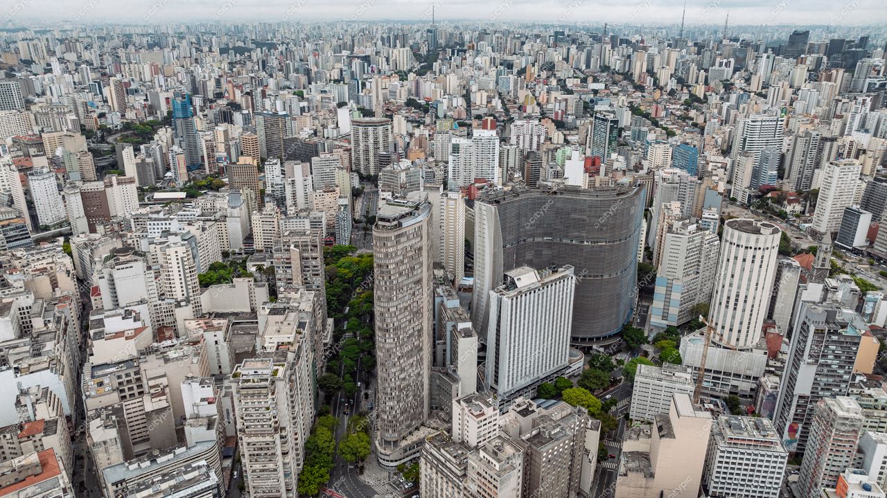 São Paulo, Brasil: Panorama urbano vibrante e diversificado da maior cidade do país